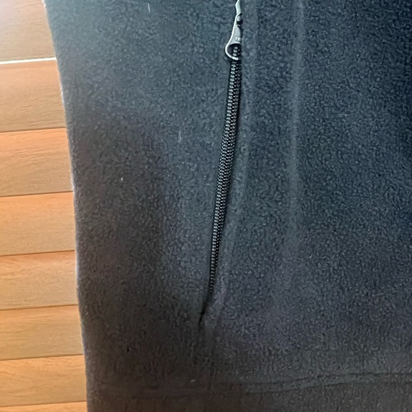 Columbia Women’s fleece Vest size XL color: Black - Picture 2 of 8